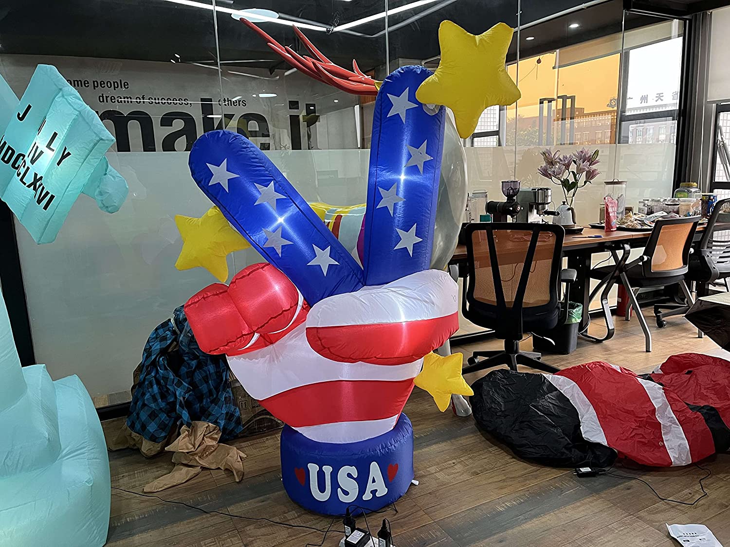 5ft Tall Patriotic Independence Day 4th of July Inflatable Victory Gesture LED Blow Up Lighted Decor Indoor Outdoor Holiday Art Decor Decorations